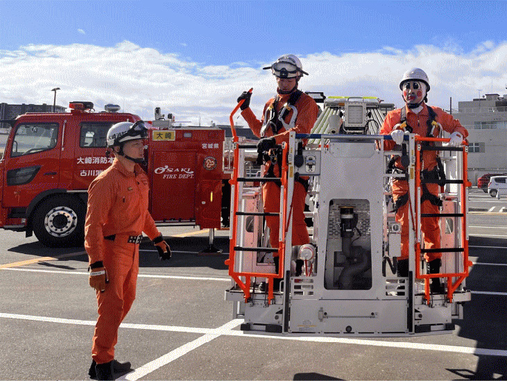 はしご車搭乗、火災防ぎょ等の訓練
