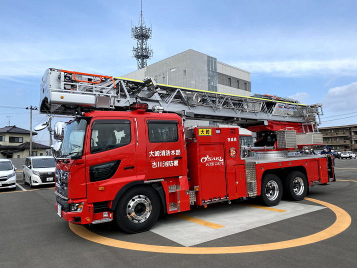 梯子車 （35メートル級）の写真