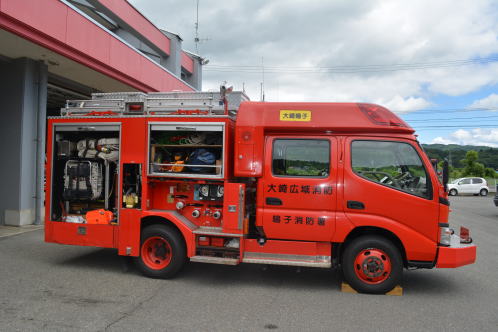 救助ポンプ車の写真（鳴子消防署）