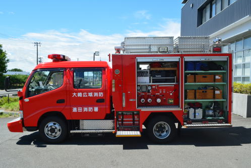 救助ポンプ車(遠田消防署）の側面